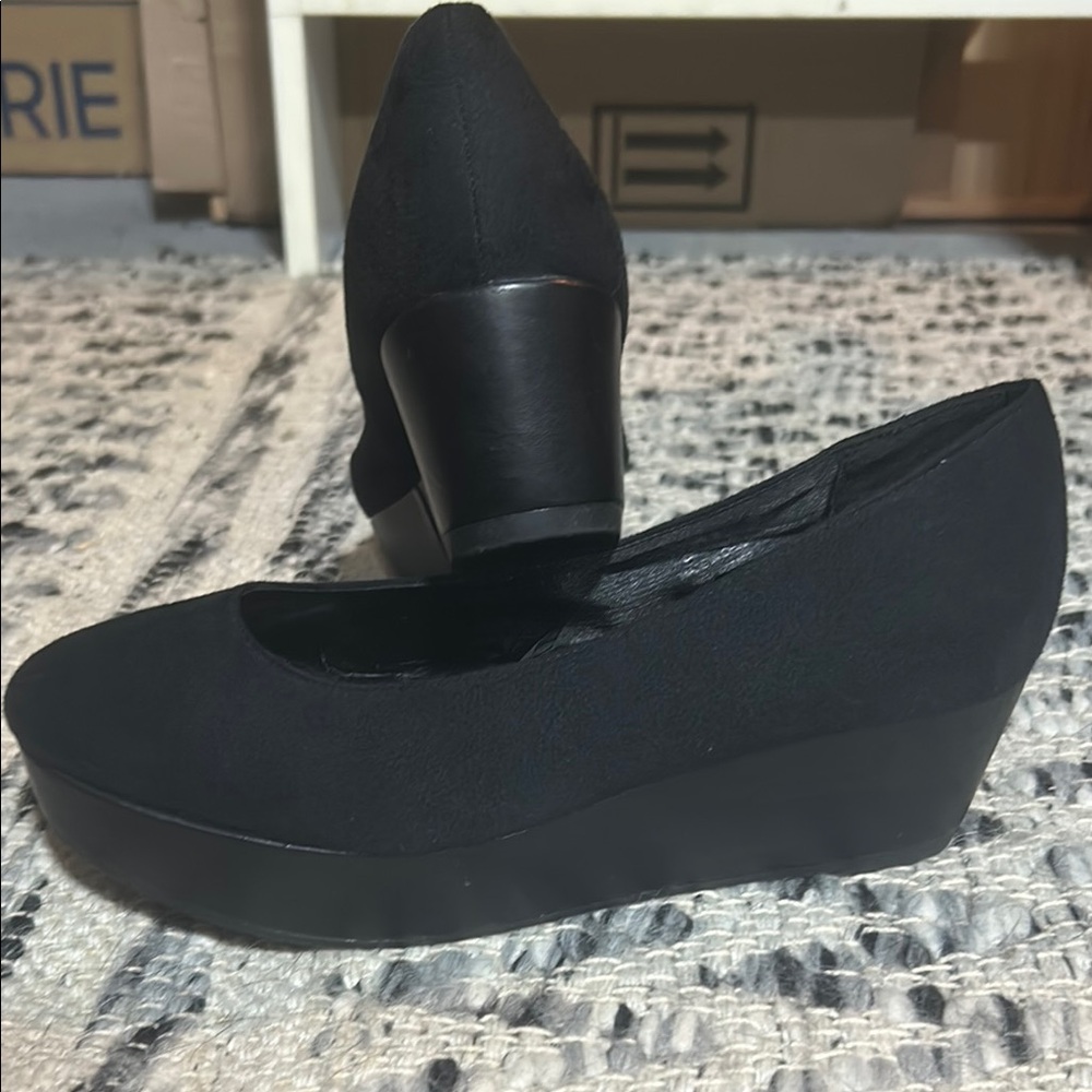 H&M Black Wedges